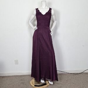 Belsoie Romantic Feminine Deep Purple Lace Back Formal Evening Gown Size 12